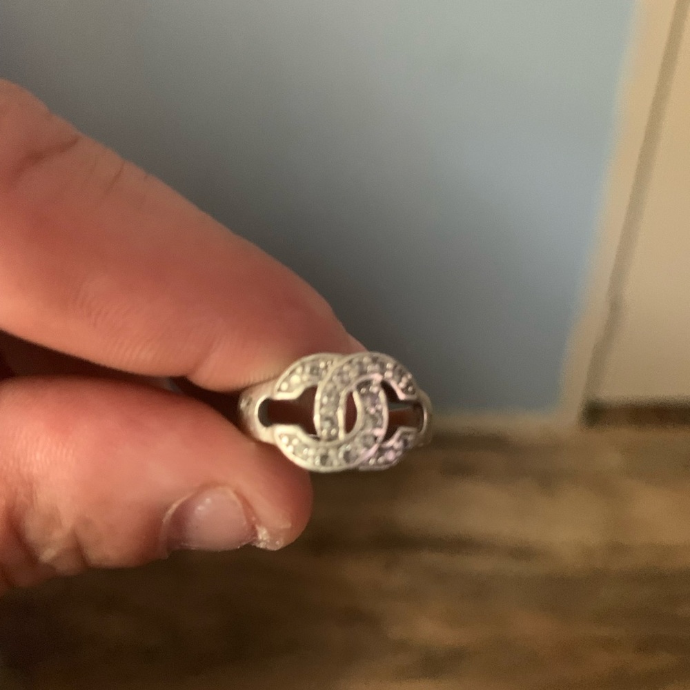 I have a Diamond Chanel ring for sale! Mint condition - Picture 2 of 6